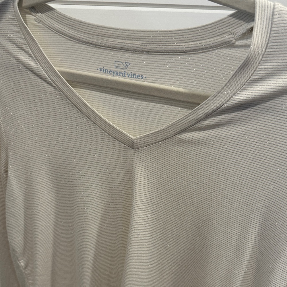 Vineyard Vines Sparkly Cream V-Neck Long sleeve shirt